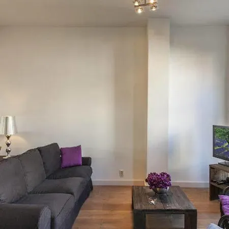 Tulip Apartment *
